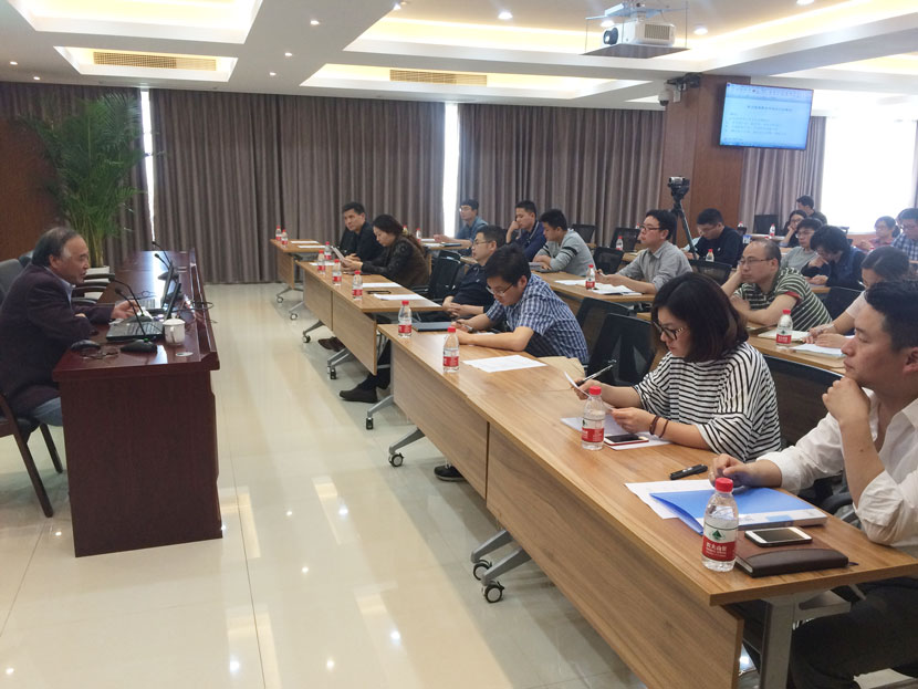 華新機電開展輕型起重機系列設計技術(shù)講座