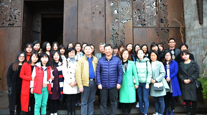 華新工會組織全公司女員工慶?！叭ぐ藡D女節(jié)”活動