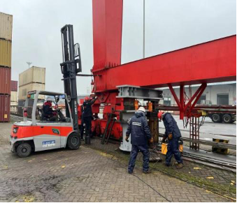 向春節(jié)堅守崗位的“華新人”致敬！